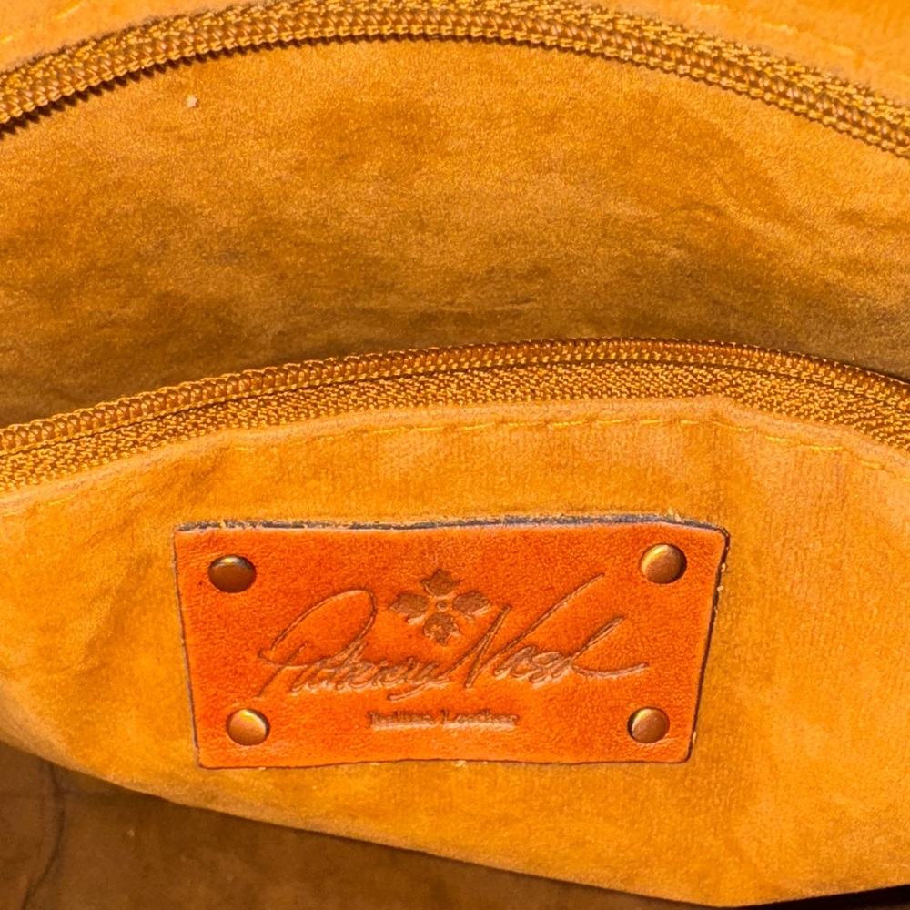 Patricia Nash Rena Cream and Black Leather Tote - Picture 2 of 7
